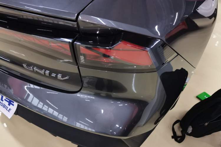 Used CHANGAN UNI-V 2023 1.5T Prestige Model