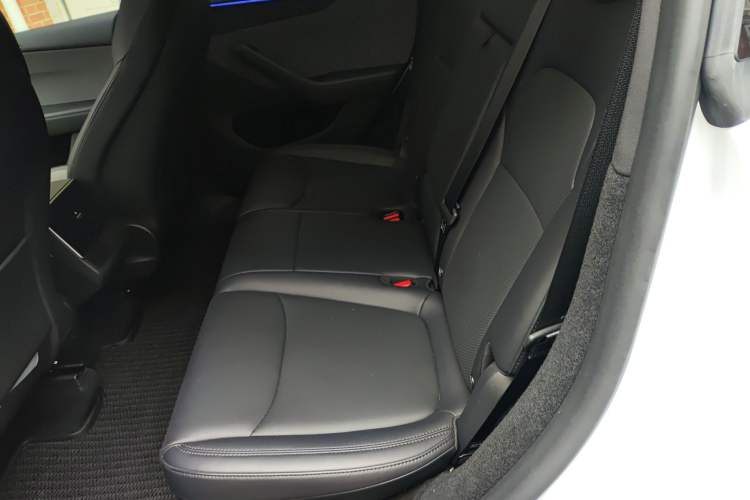 Used Tesla Model Y 2025 Rear-Wheel-Drive Version
