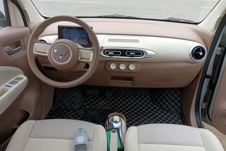 Used Wuling Hongguang MINIEV 2025 Four-Door Version Advanced Edition
