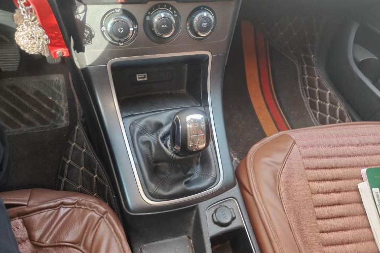 Used Citroen C4 Sega 2018 1.6L Manual Comfort Model Gear Lever