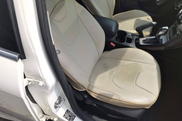 Used Ford Focus 2012 Hatchback 2.0L Automatic Luxury Sport Model
