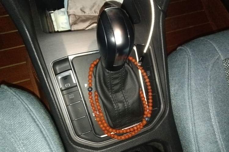 Used Volkswagen Golf Sportsvan 2016 1.6L Automatic Comfort Model Gear Lever