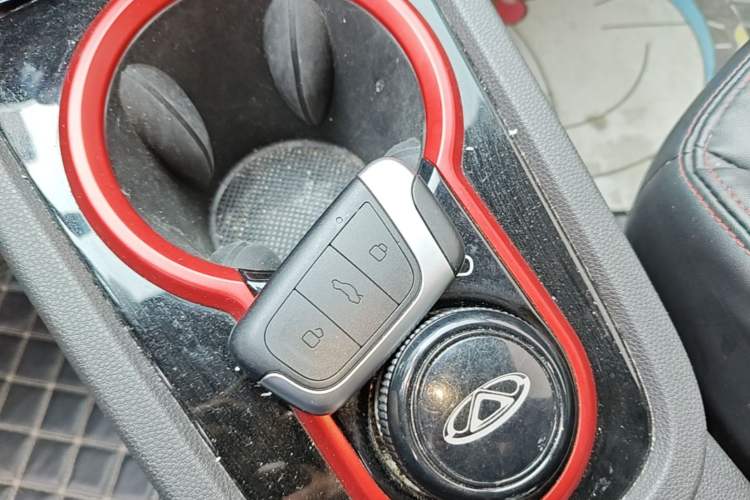 Used Chery QQ Little Ant 2022 Sweet Pink Edition Half-Sugar Version Lithium Iron Phosphate 29.2 kWh 30 kW 301 km