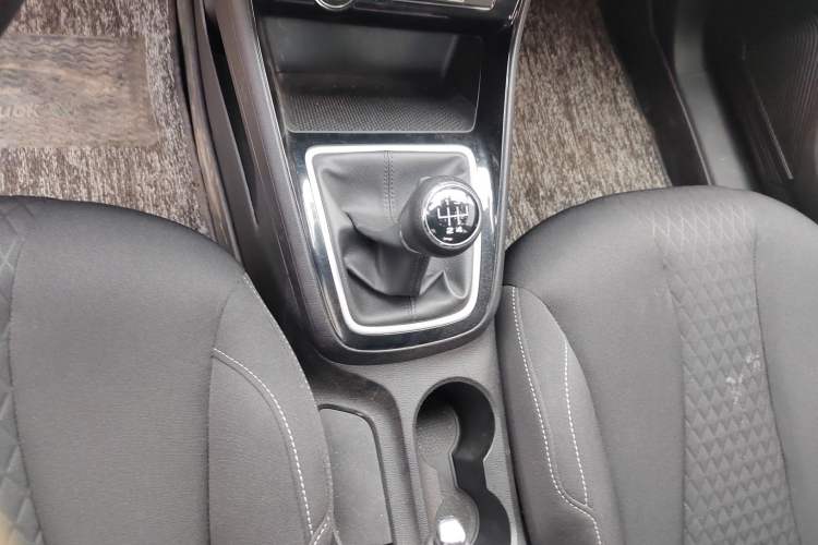 Used Roewe i5 2020 1.5L Manual 4G Connect Luxury Edition