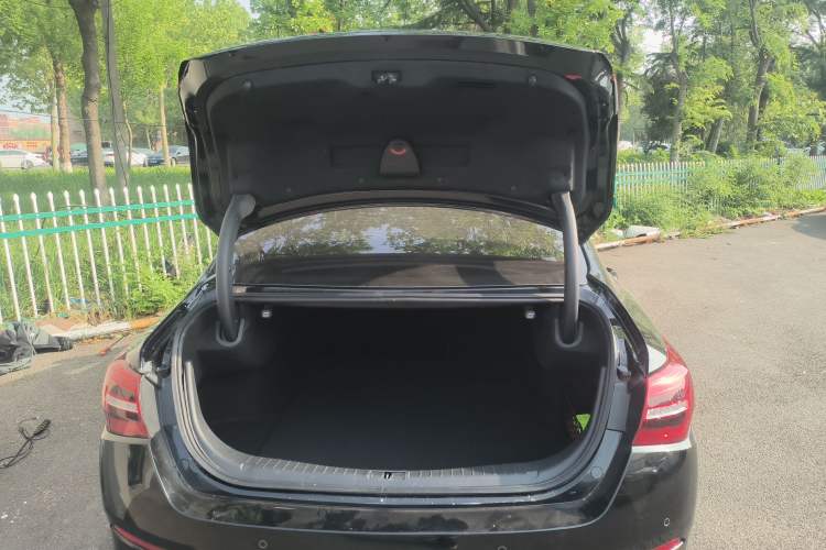 Used Hongqi H5 2022 Classic Model 1.5T DCT Flagship Edition Trunk