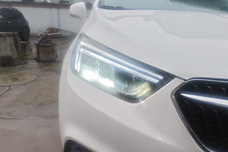 Used Buick Encore 2016 18T Automatic Two-Wheel Drive Urban Elite Model Right Front Headlight