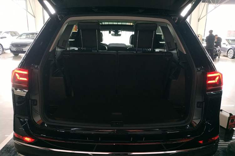 Used Volkswagen Teramont 2023 380TSI Four-Wheel Drive Luxury Edition Trunk