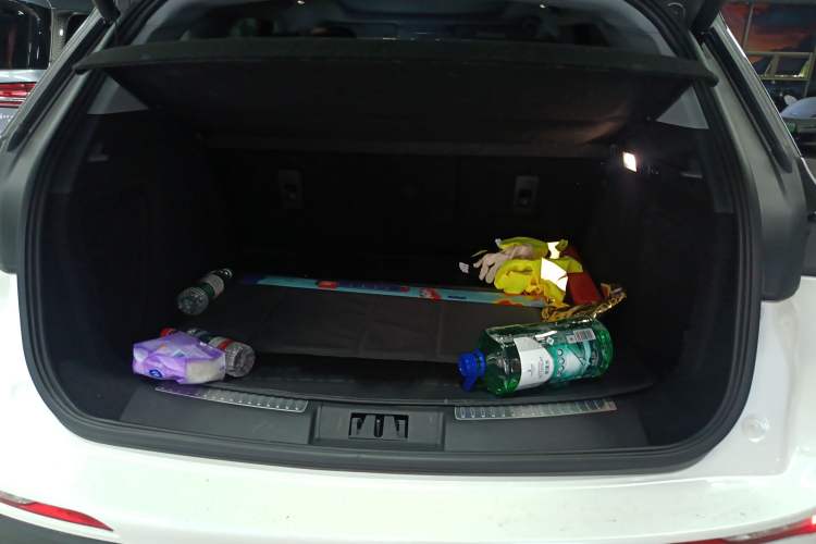 Used Lincoln Corsair 2022 Revised Version 2.0T Two-Wheel Drive Luxury Edition Trunk