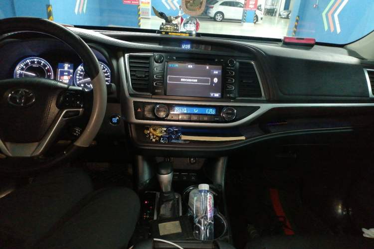 Used Toyota Highlander 2017 2.0T Four-Wheel Drive Ultimate Edition 7 Seats