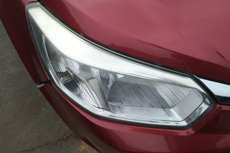 Used Venucia R50 2015 1.6L Manual Fashion Edition