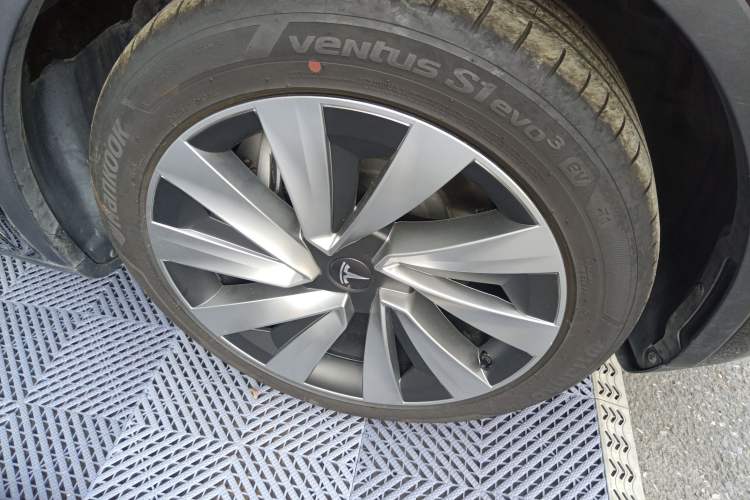 Used Tesla Model Y 2022 Rear-Wheel-Drive Version