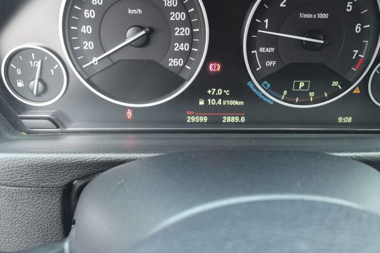 Used BMW 3 Series 2019 320Li Fashion Model Odometer Close Up