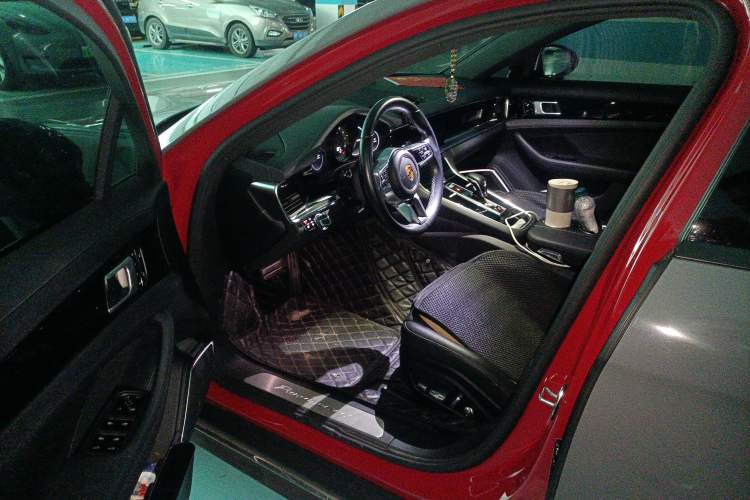 Used Porsche Panamera 2017 Panamera 4 Executive Long Wheelbase 3.0T
