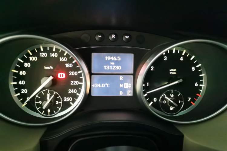 Used Mercedes-Benz R-Class 2011 R 350 L 4MATIC