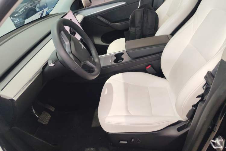 Used Tesla Model Y 2023 Rear-Wheel-Drive Version Left Front Seat