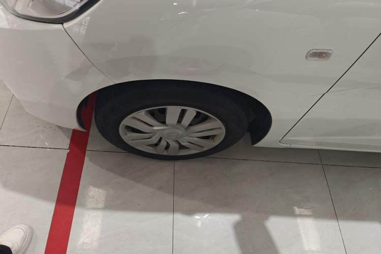 Used Honda Fit 2016 1.5L LXS CVT Comfort Sunroof Version Left Front Wheel Hub