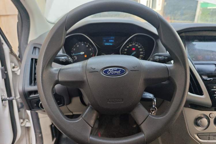 Used Ford Focus 2012 Sedan 1.6L Manual Comfort Model Steering Wheel