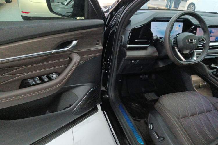 Used Geely Auto Monjaro L 2025 2.0TD Automatic Xingyun Version
