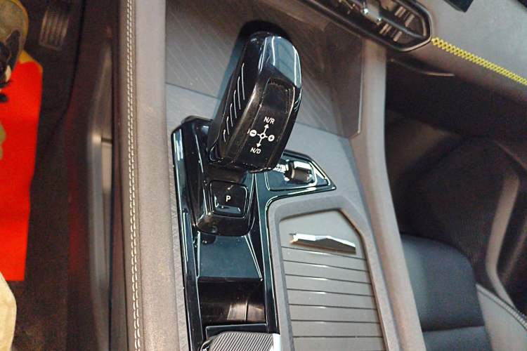 Used Lynk & Co 03 2023 1.5TD DCT JingPlus Gear Lever