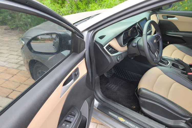 Used Chevrolet Monza 2020 320 Automatic Enjoyment Edition Driver Seat