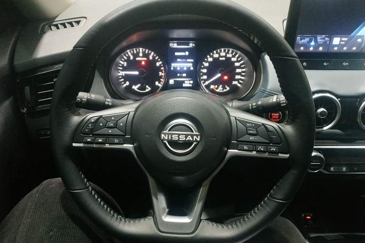 Used Nissan X-Trail 2025 Honor 2.0L Two-Wheel Drive Leading Edition Steering Wheel