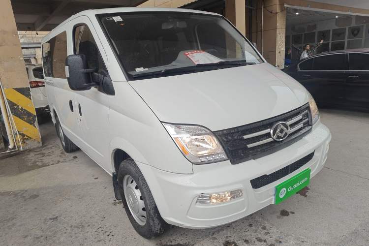 Used SAIC MAXUS Xintu V80 2023 2.0T AMT Classic Aoyuntong Short Wheelbase Ultra-Low Roof 5/6-Seater Front Right 45 Deg