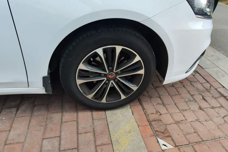 Used Roewe i6 2020 PLUS 1.6L CVT 4G Connected Glory Luxury Edition Right Front Wheel Hub