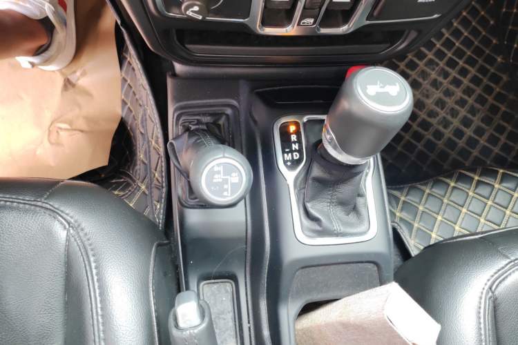 Used Jeep Wrangler 2022 2.0T High Altitude Four-Door Edition Gear Lever