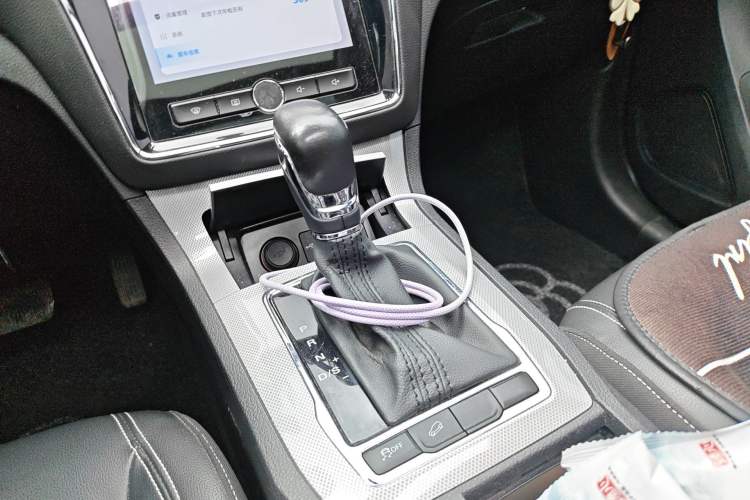 Used Roewe RX5 2019 20T Two-Wheel Drive Automatic Ali Smart Connectivity Platinum Edition
