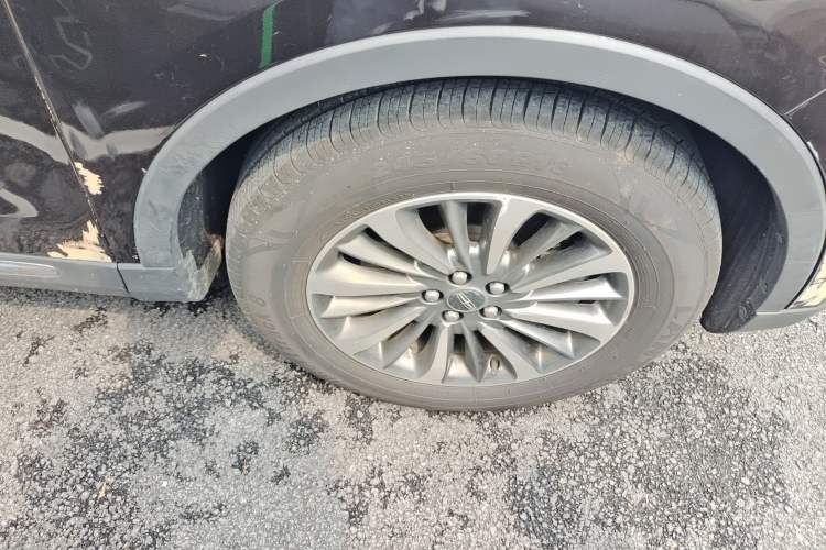 Used Lincoln Nautilus 2019 2.0T Four-Wheel Drive Zunya Edition China VI Standard Right Front Wheel Hub