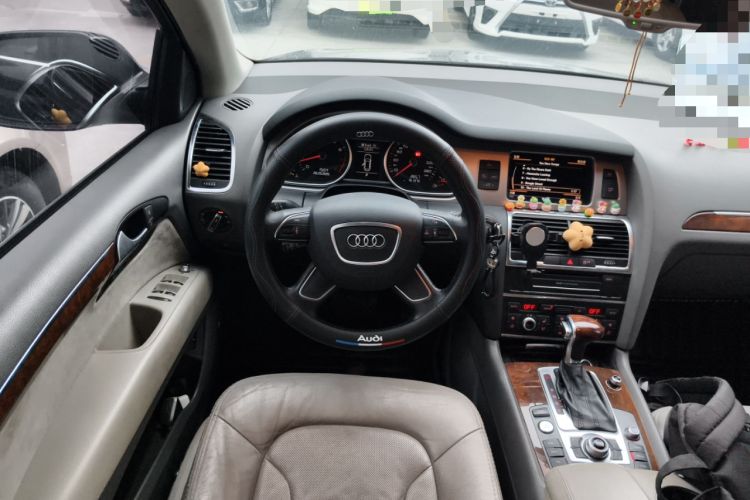 Used Audi Q7 2013 35 TFSI Comfort Model Steering Wheel