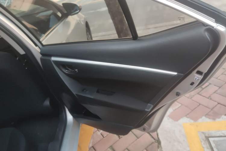 Used Toyota Corolla Hybrid E+ 2019 1.8L E-CVT Leading Edition Interior 3