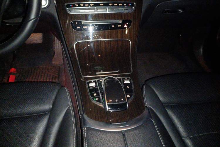 Used Mercedes-Benz GLC 2019 Facelift GLC 260 L 4MATIC Luxury Model
