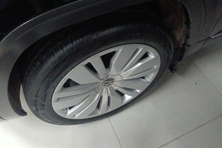 Used Volkswagen Teramont 2021 380TSI Four-Wheel Drive Prestige Flagship Edition Left Front Wheel Hub