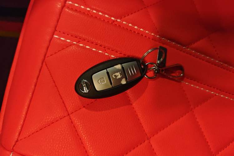 Used Nissan Kicks 2018 1.5L CVT Smart Connect Luxury Edition
