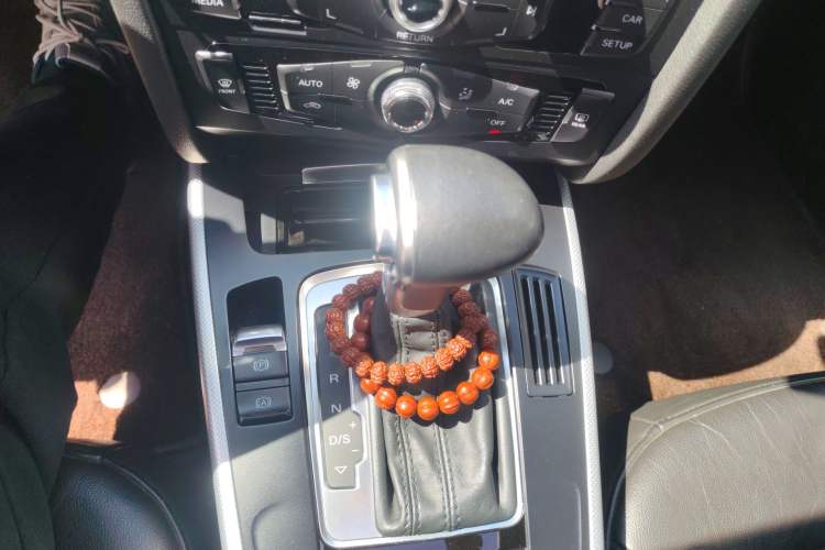 Used Audi A4L 2016 30 TFSI Automatic Comfort Model Gear Lever