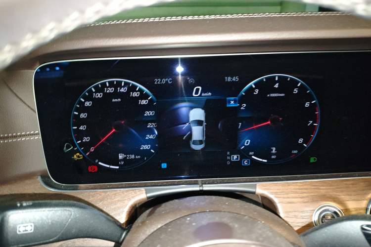 Used Mercedes-Benz E-Class 2021 Facelift E 260 L
