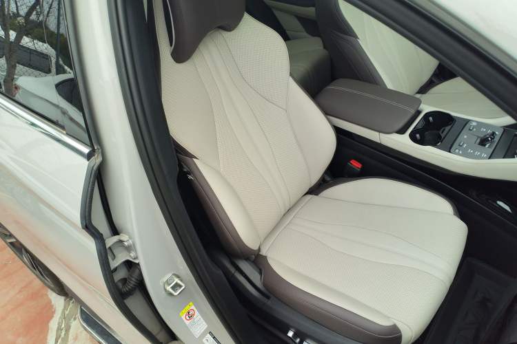 Used BYD Song PLUS New Energy 2025 EV Intelligent Driving Version 520km Premium Model Right Front Seat