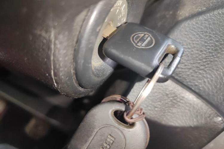 Used Nissan Livina 2010 Jingyue Edition 1.6L Manual All-Around Model Vehicle Key