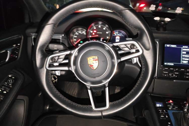 Used Porsche Macan 2014 Macan 2.0T Steering Wheel