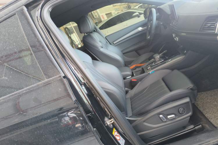 Used Audi Q5L 2025 quattro 45th Anniversary Edition 40 TFSI Luxury Dynamic Model
