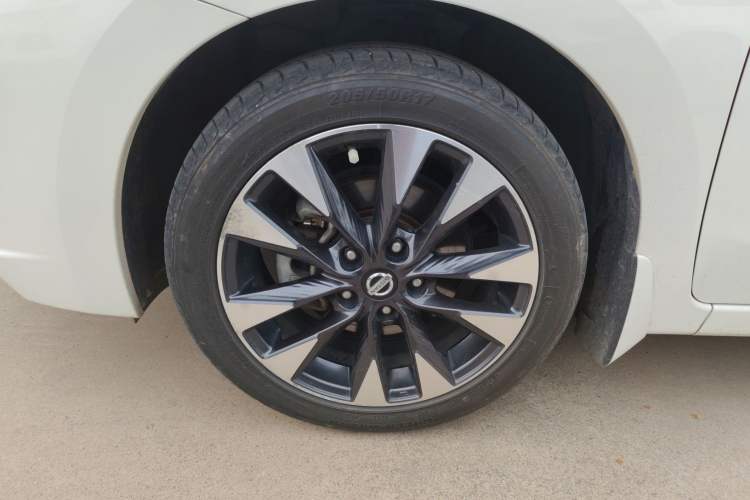 Used Nissan Lannia 2016 1.6L CVT Smart Cool Edition Exterior 4