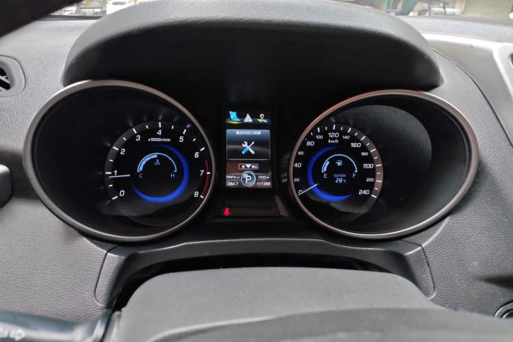 Used CHANGAN CS75 2016 1.8T Automatic Elite Model China V Standard
