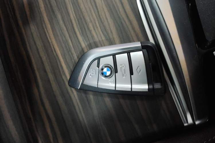 Used BMW 5 Series New Energy 2022 Updated Version 535Le Luxury Package Vehicle Key