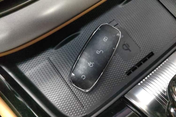 Used Denza D9 2024 DM-i 980 Four-Wheel Drive Prestige Model Interior 1