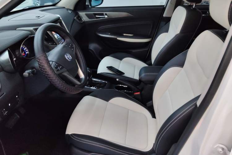 Used CHANGAN CS35 2017 1.6L Automatic Luxury Model
