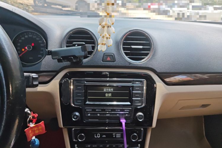 Used Volkswagen Jetta 2013 1.6L Manual Comfort Model Audio And AC Panel