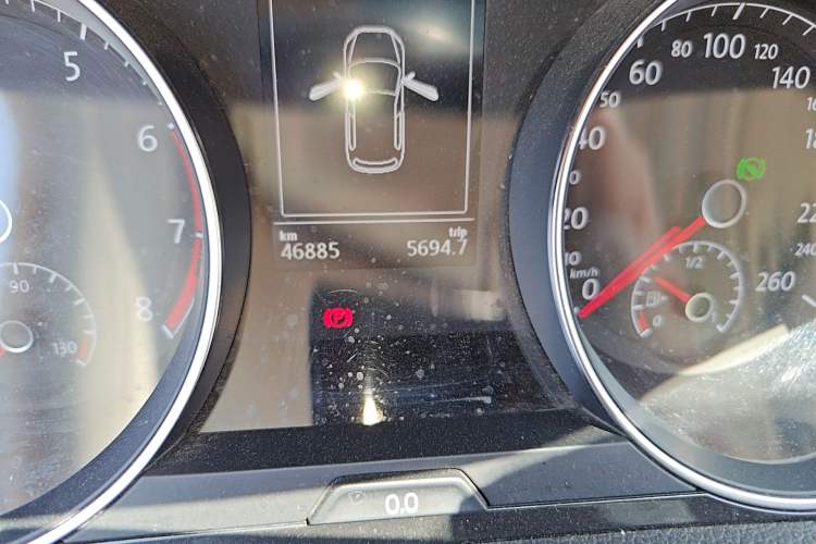 Used Volkswagen Golf 2018 1.6L Automatic Comfort Model Odometer Close Up