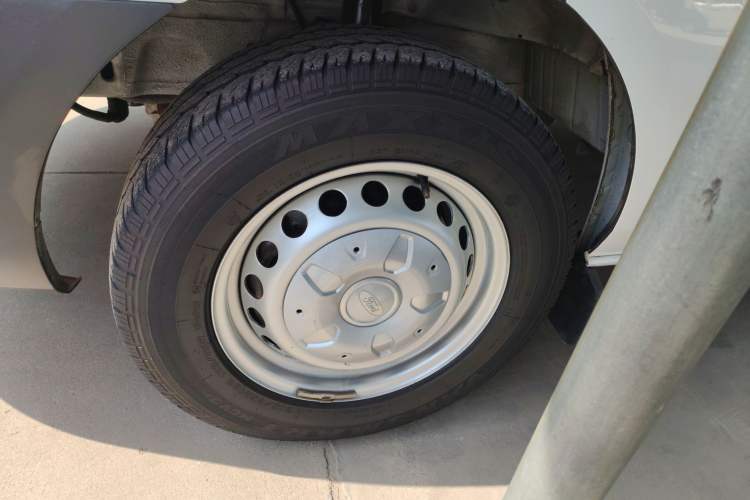 Used Ford Transit 2019 2.0T Gasoline Multi-Purpose Commercial Vehicle Short Wheelbase Low Roof 6-Seater China VI Standard