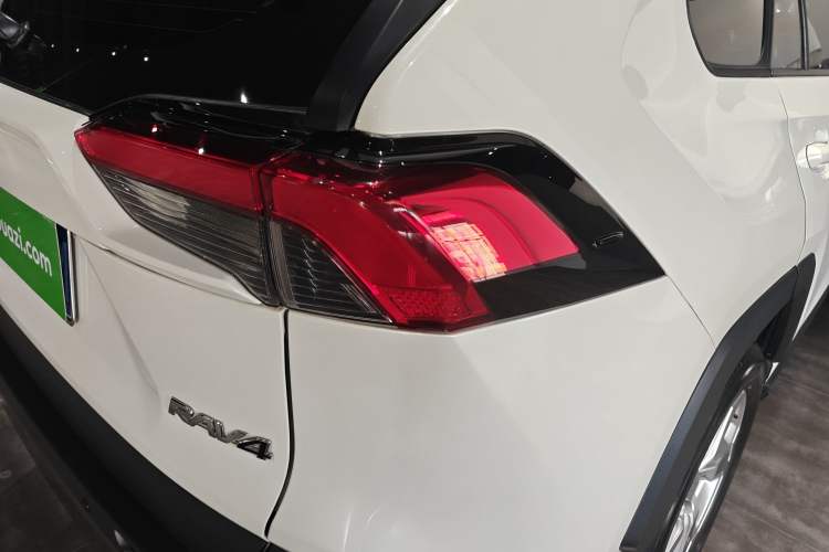 Used Toyota RAV4 2020 2.0L CVT Two-Wheel Drive Fashion Edition
